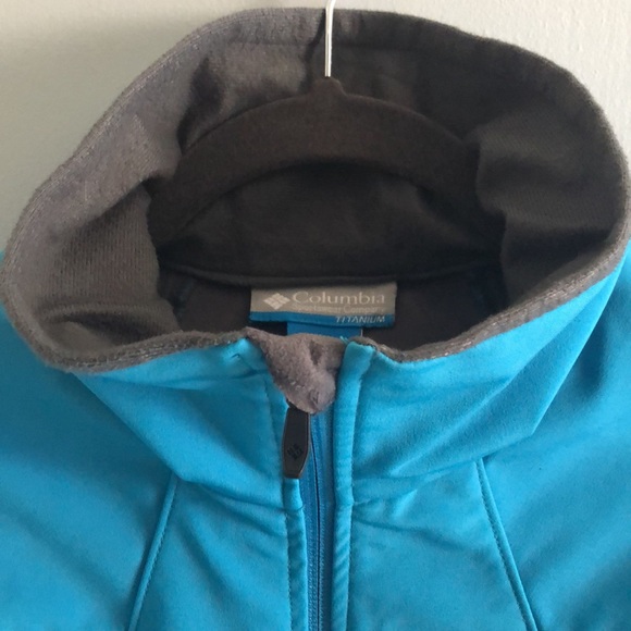 Like New Columbia Titanium Jacket L Women’s - Picture 3 of 11